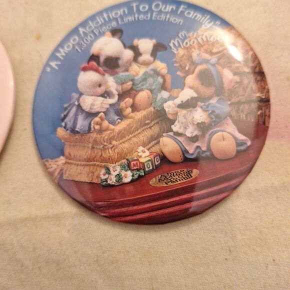 6 VTG PRECIOUS MOMENTS BUTTONS PINS LOT COLLECTORS CLUB - Picture 7 of 7